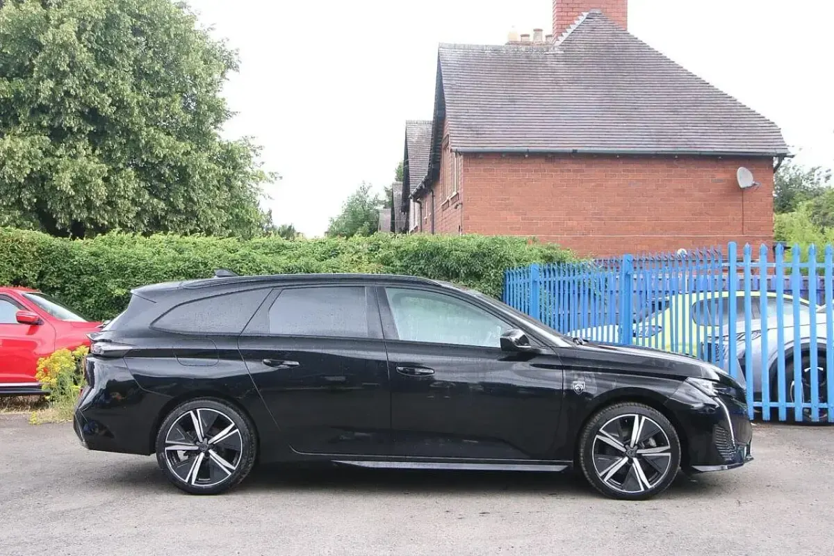 Used Peugeot 308 SW GT 134 HP (98 kW) 2025 Black Estate