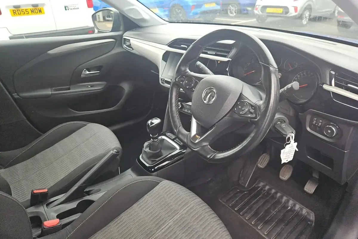 Used Vauxhall Corsa Edition 100 HP (73 kW) 2022 Blue Hatchback
