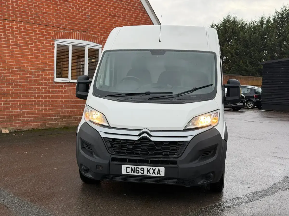 Used Citroën Relay 140 HP (102 kW) 2019 White Van