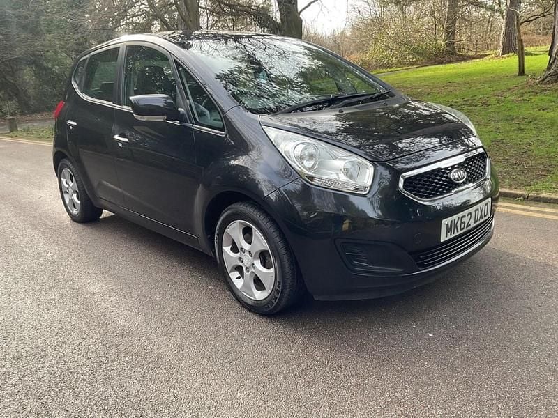 Second-hand Kia Venga 89 CP (65 kW) 2012 Negru Hatchback