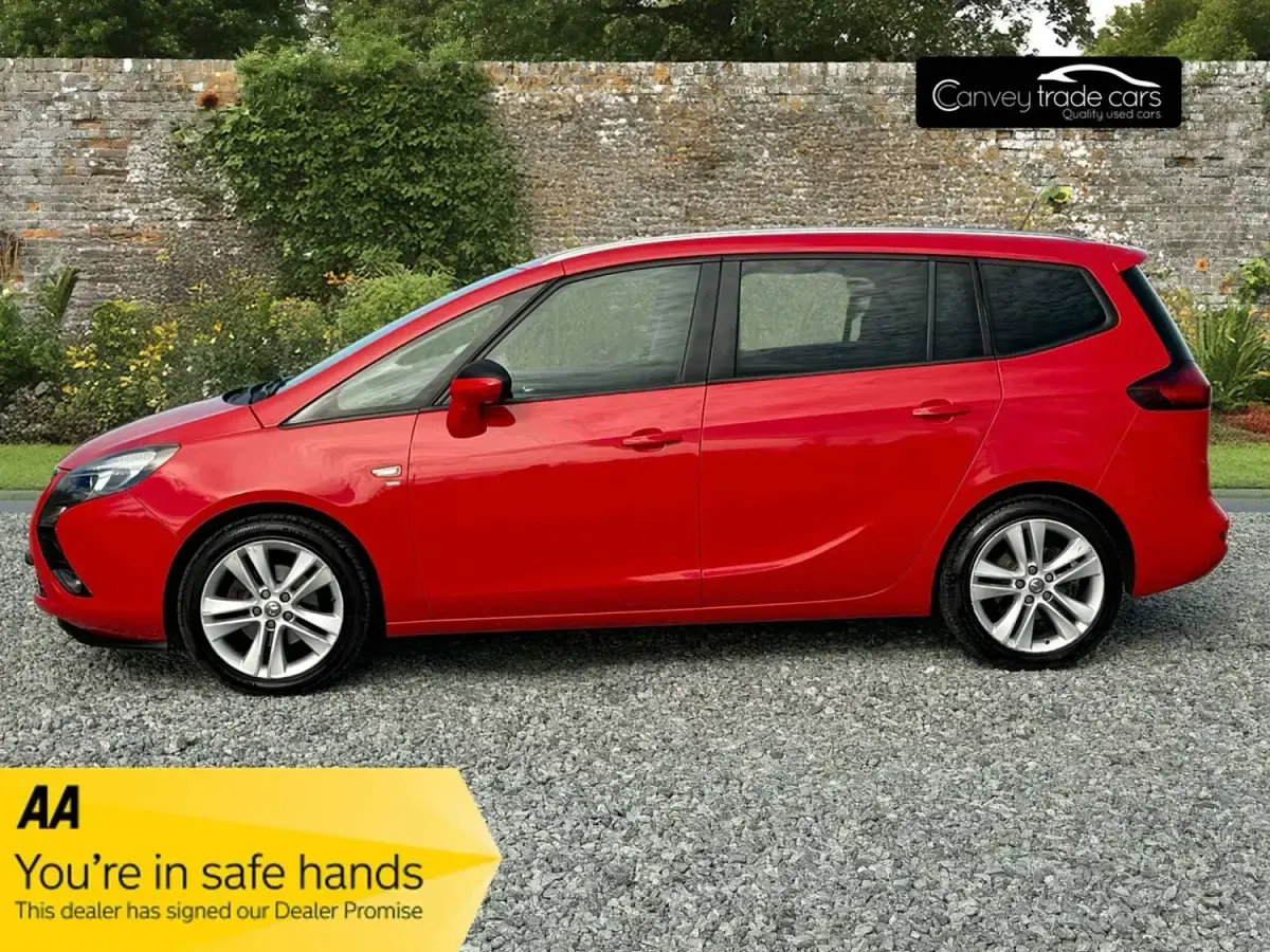 Usado Vauxhall Zafira Tourer SRi 140 HP (102 kW) 2016 Vermelho Monovolume