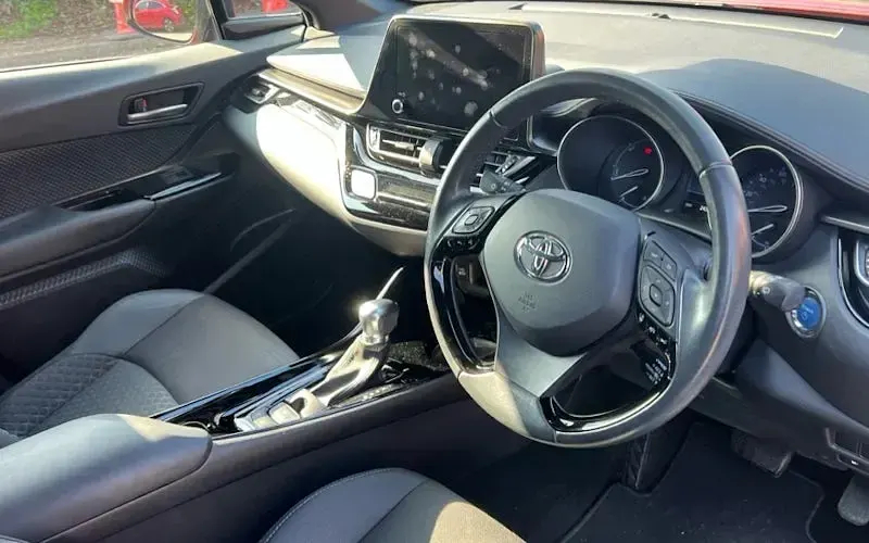 Used Toyota C-HR Design 122 HP (89 kW) 2022 Red SUV
