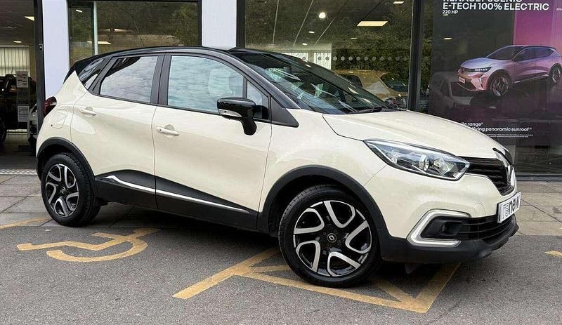 Cream Used 2019 Renault Captur Iconic SUV | £9,495 (Fair price) - Image 1/4