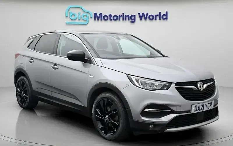 Used Vauxhall Grandland X SRi 131 HP (96 kW) 2021 SUV