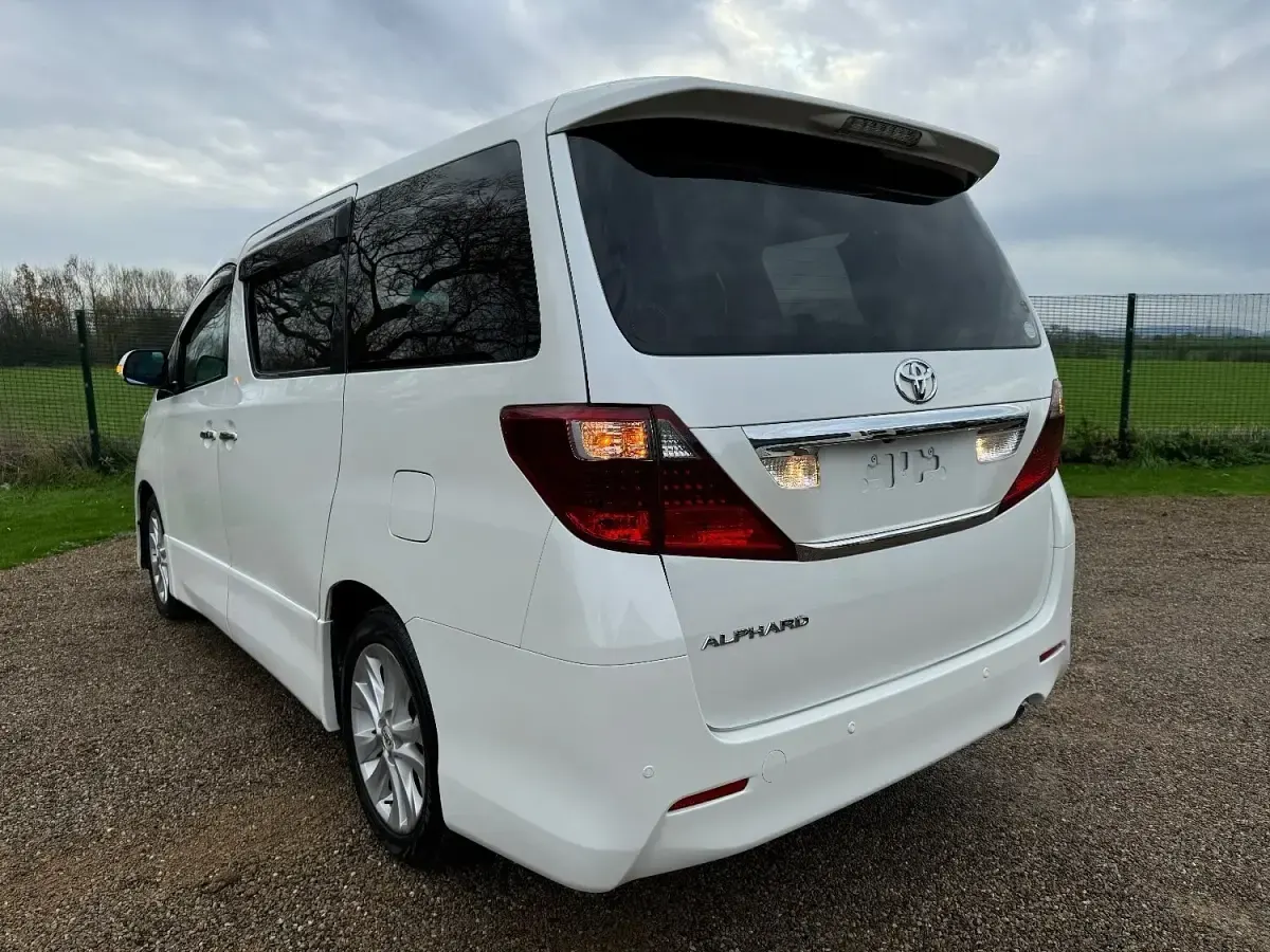 Used Toyota Alphard 159 HP (116 kW) 2008 White MPV