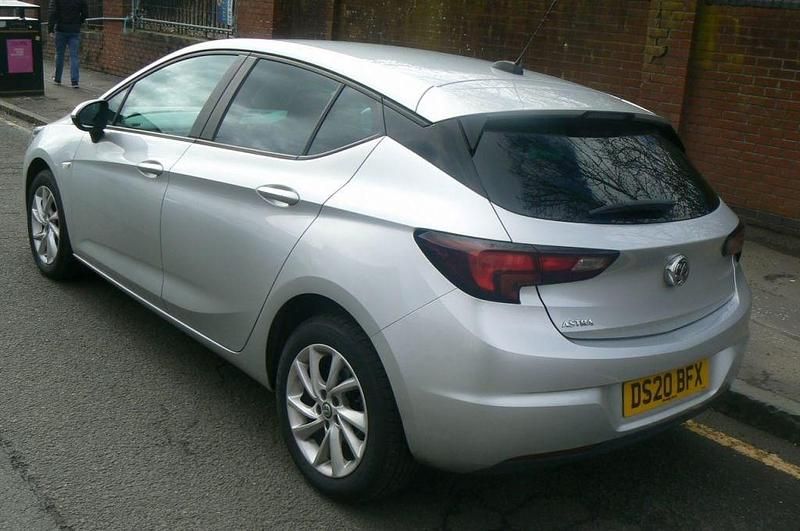 Used Vauxhall Astra Business Edition 130 HP (95 kW) 2020 Silver Hatchback