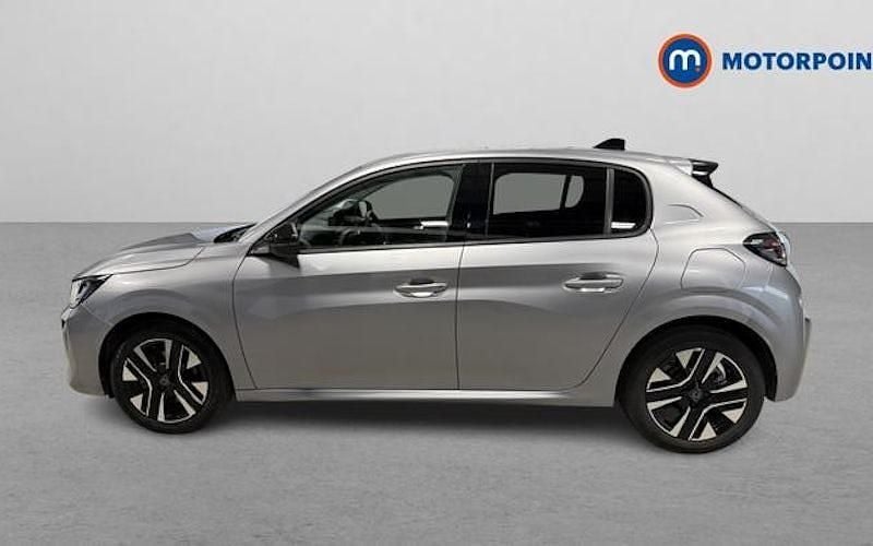 Used Peugeot 208 Allure 101 HP (74 kW) 2025 Hatchback