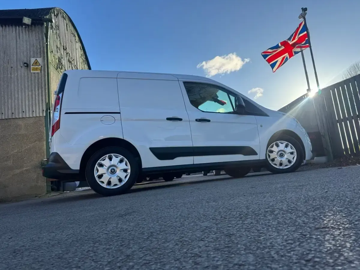 Used Ford Transit Trend 100 HP (73 kW) 2018 White Van