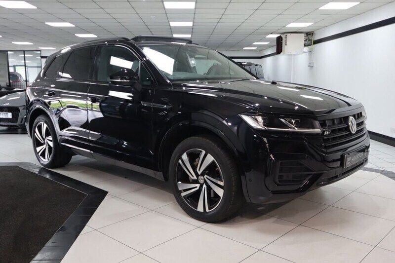 Black Used 2018 VW Touareg R-line SUV | £33,949 (Expensive) - Image 1/4