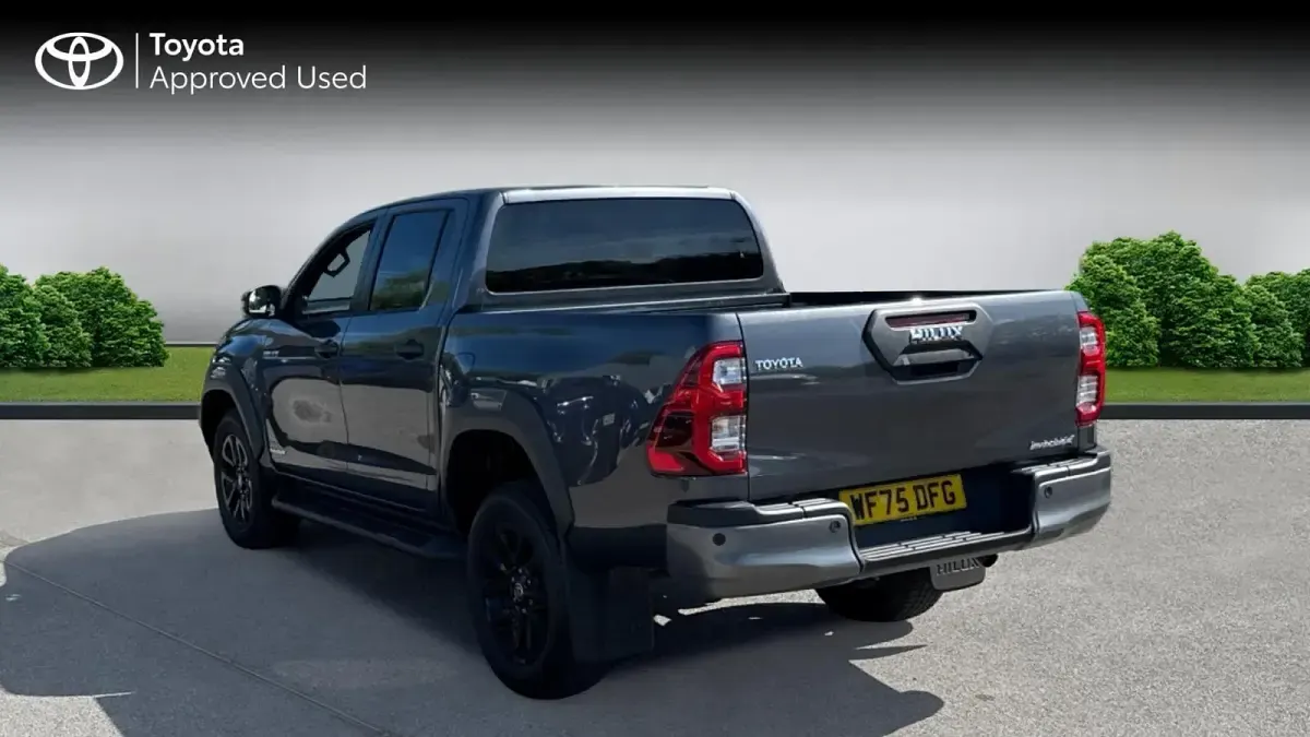 Usado Toyota HiLux 204 CV (150 kW) 2025 Gris Pickup/Camioneta