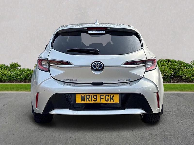 Used Toyota Corolla 122 HP (89 kW) 2019 Silver Hatchback