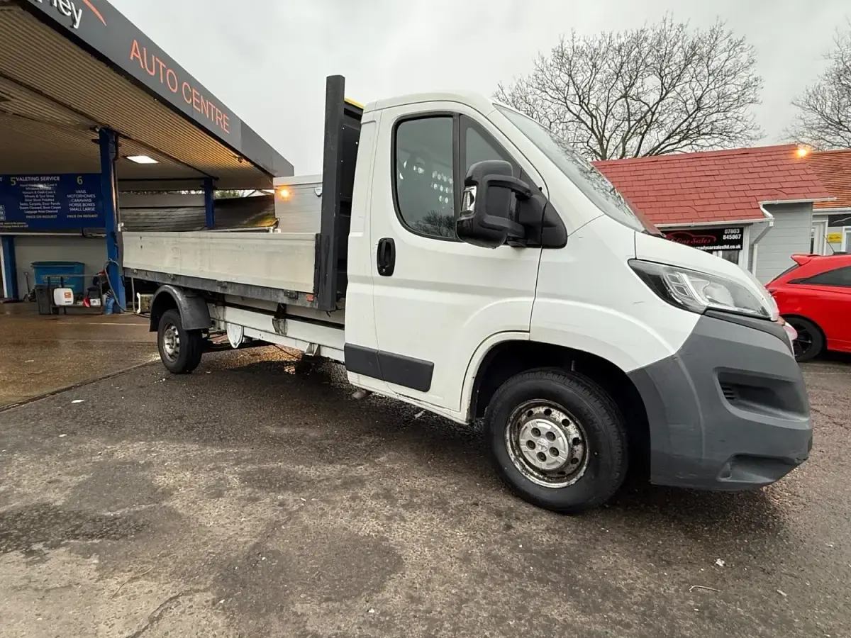 Used Peugeot Boxer 130 HP (95 kW) 2017 White Van