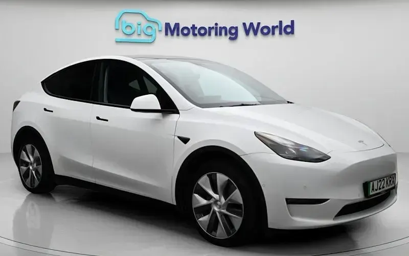 Używany Tesla Model Y Long Range AWD 286 kW (389 KM) 2025 SUV