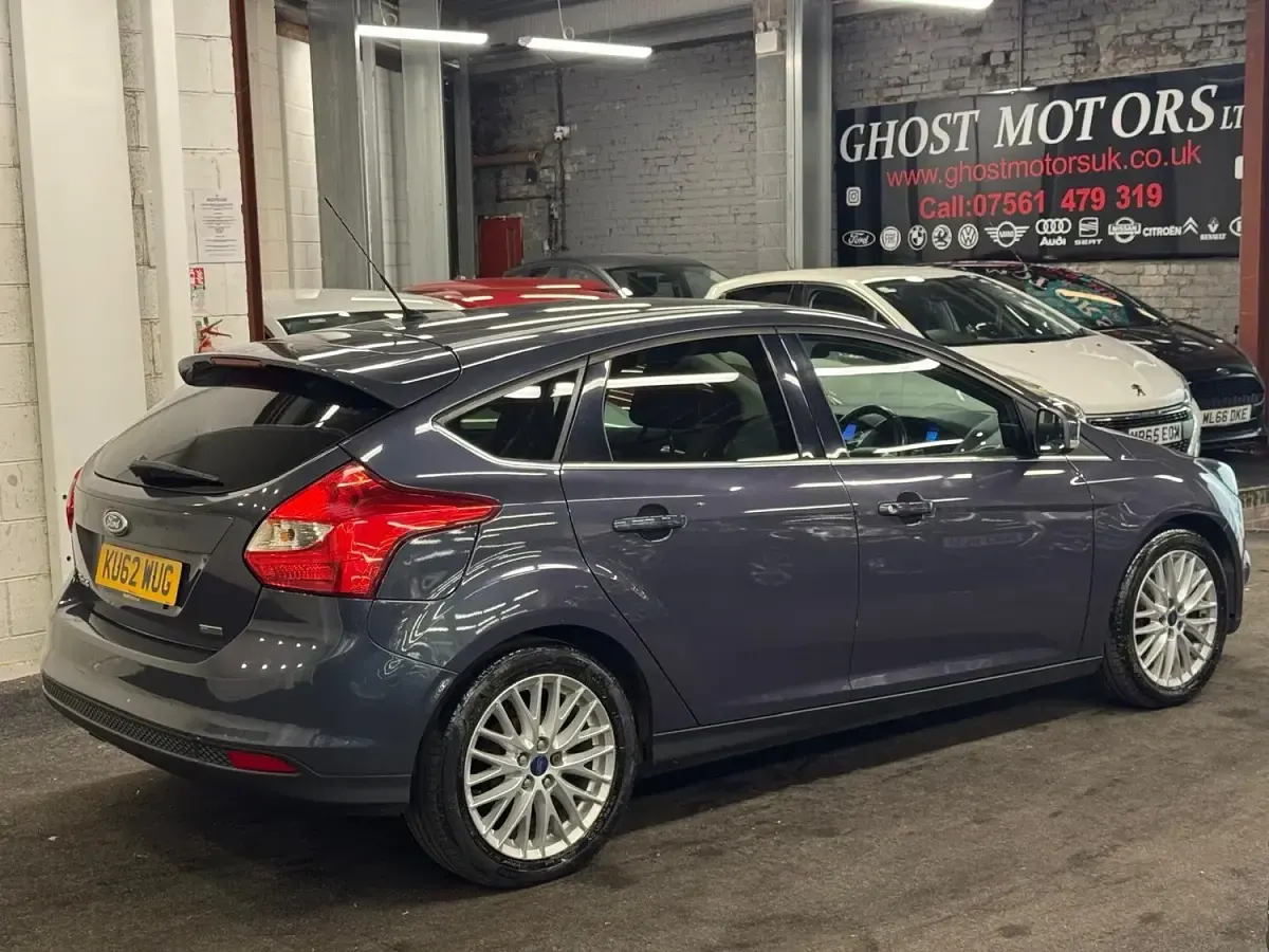 Used Ford Focus Zetec 125 HP (91 kW) 2012 Grey Hatchback