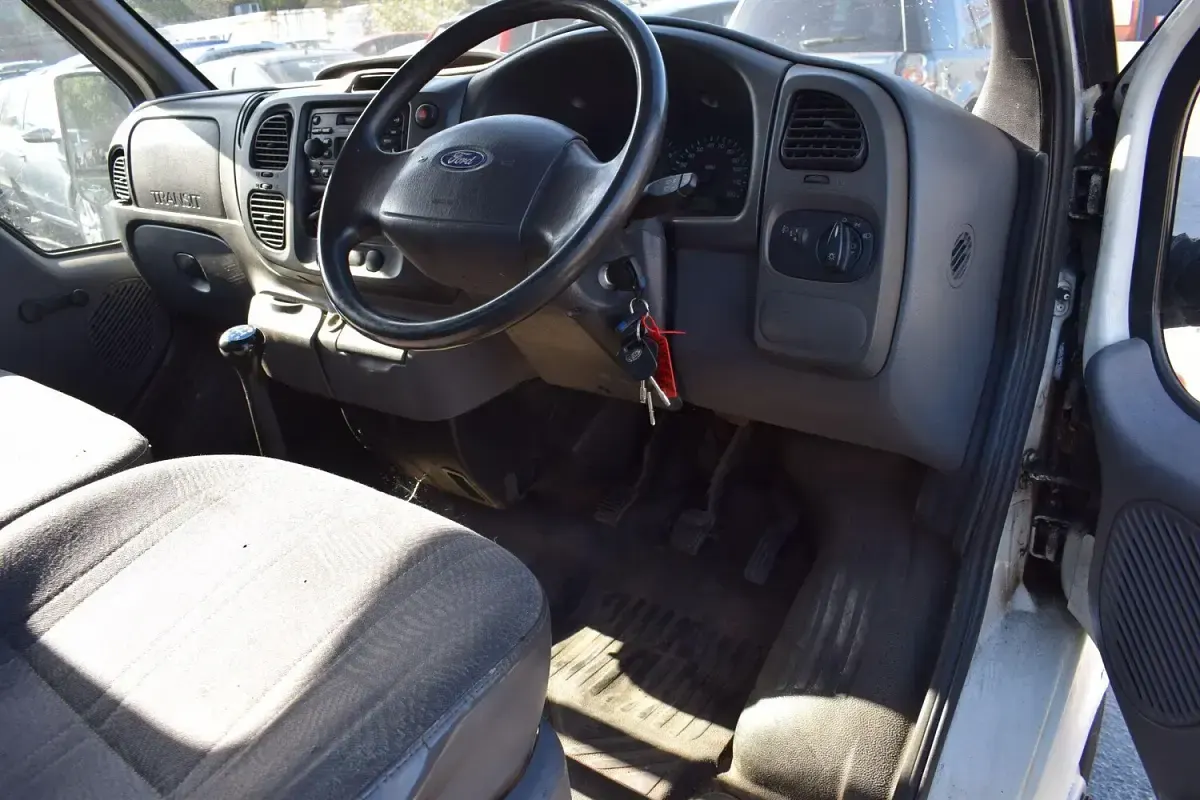 Used Ford Transit 90 HP (66 kW) 2005 White Cabriolet