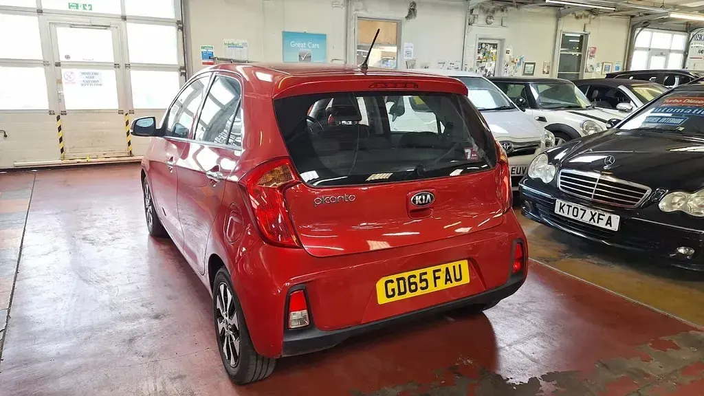 Used Kia Picanto 85 HP (62 kW) 2015 Red Hatchback