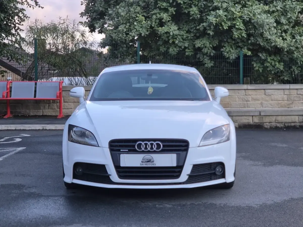 Used Audi TT Black Edition 170 HP (125 kW) 2013 White Coupe