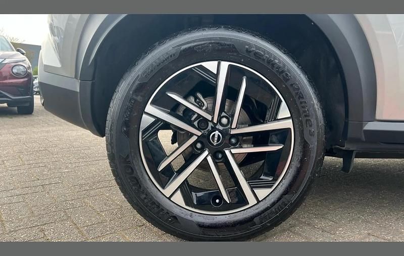 Used Nissan Juke N-Connecta 114 HP (83 kW) 2025 Silver SUV