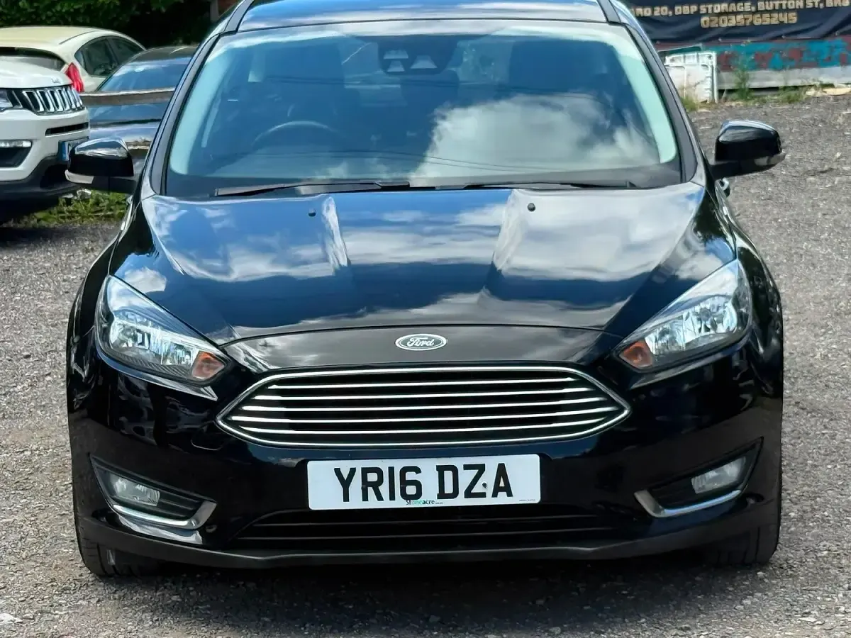Used Ford Focus Titanium 120 HP (88 kW) 2016 Black Hatchback