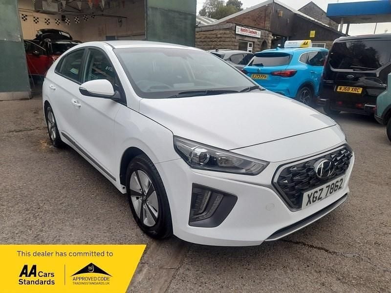 White Used 2022 Hyundai Ioniq SE Hatchback | £13,975 (Good price) - Image 1/2