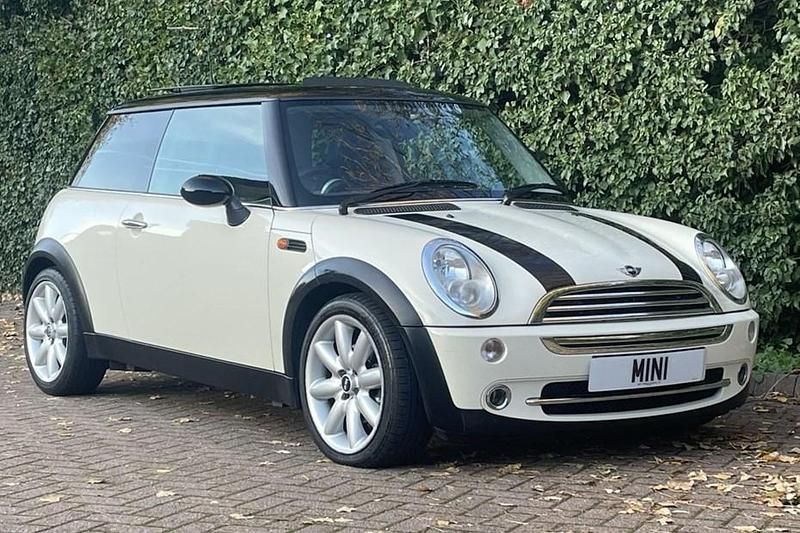 White Used 2005 Mini Cooper Hatch Hatchback | £6,500 (A bit pricey) - Image 1/1