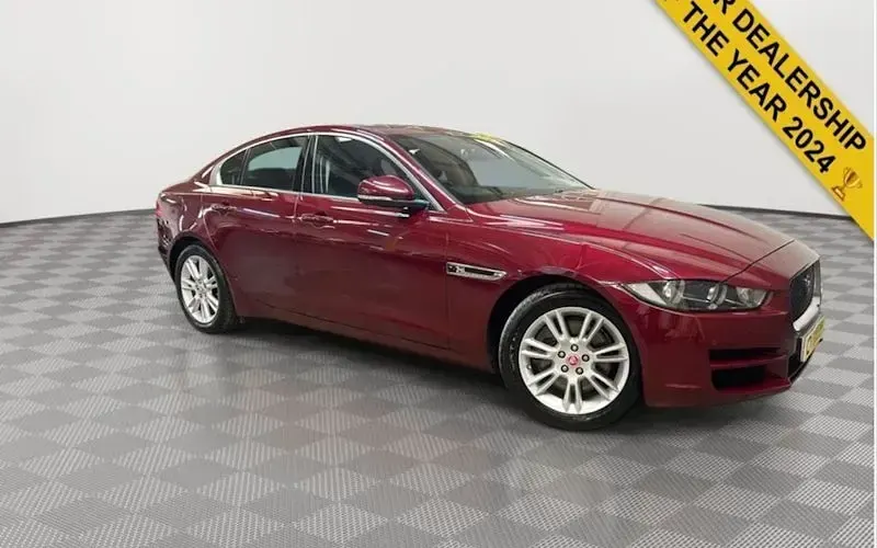 Used Jaguar XE Prestige 200 HP (147 kW) 2016 Sedan