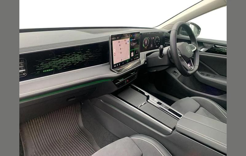 Usado VW Passat Elegance 147 CV (108 kW) 2025 Negro Familiar