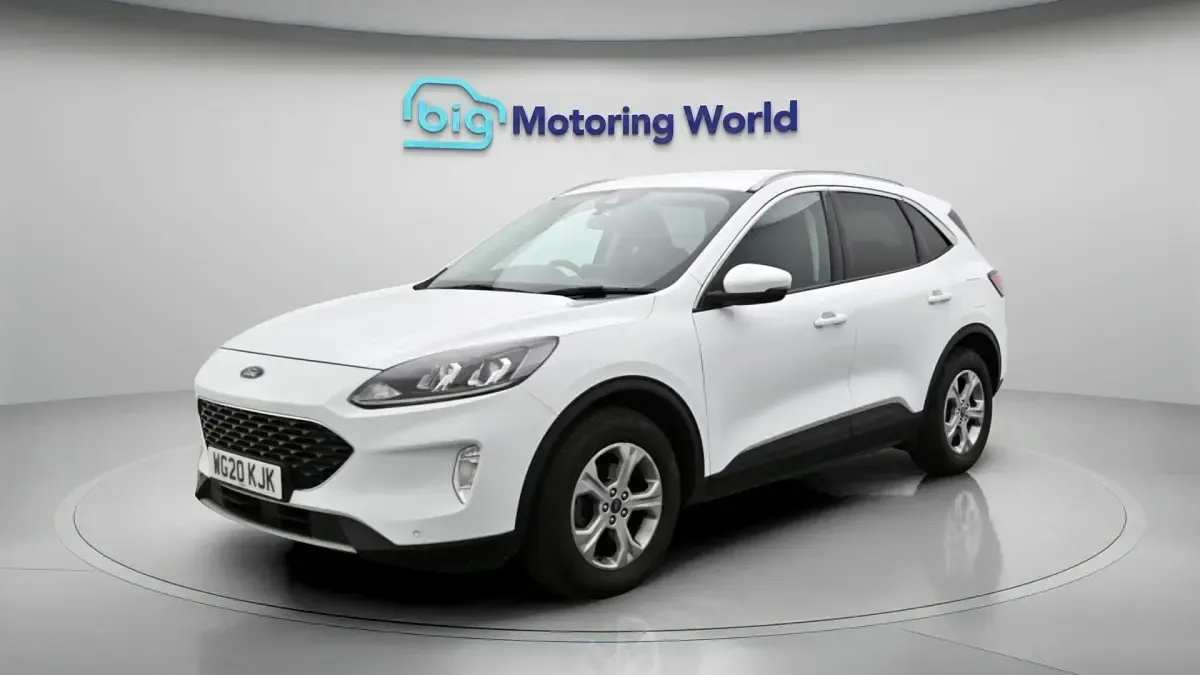 Used Ford Kuga Zetec 120 HP (88 kW) 2020 White SUV