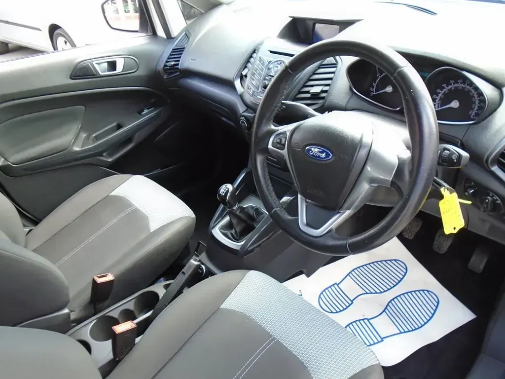 Usado Ford Ecosport Zetec 124 HP (91 kW) 2017 Branco SUV