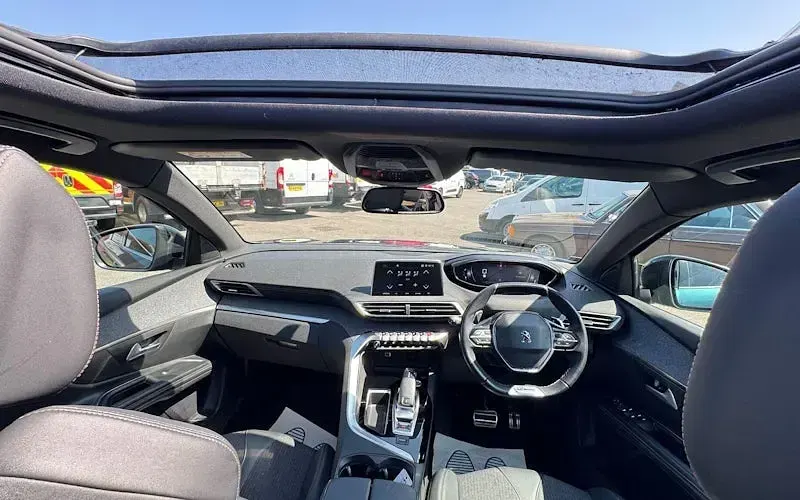 Używany Peugeot 5008 Premium 181 KM (133 kW) 2019 Zielony SUV