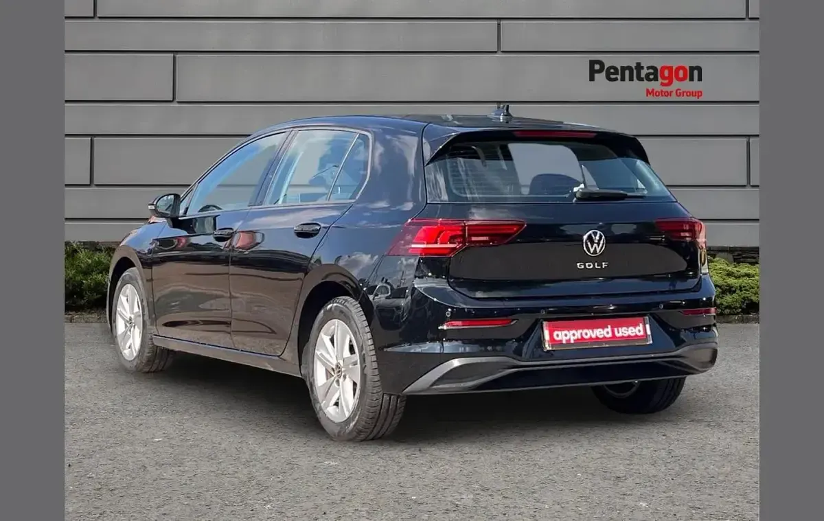 Used VW Golf VIII Life 113 HP (83 kW) 2024 Black Hatchback