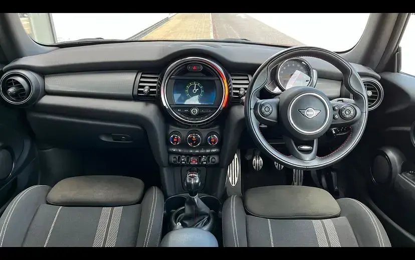 Used Mini Cooper Cabriolet Sport 134 HP (98 kW) 2019 Pepper white Cabriolet