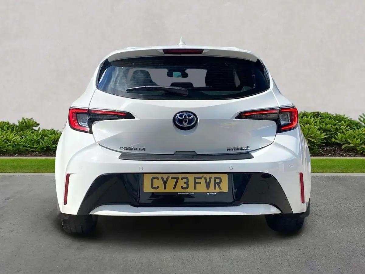 Used Toyota Corolla 2023 White Hatchback