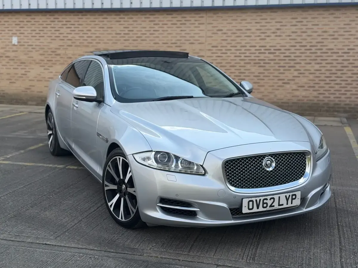 Used Jaguar XJ Portfolio 275 HP (202 kW) 2012 Silver Sedan