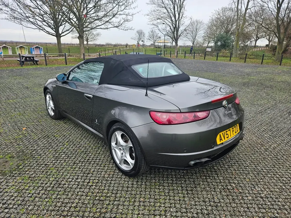 Used Alfa Romeo Spider 260 HP (191 kW) 2007 Grey Cabriolet