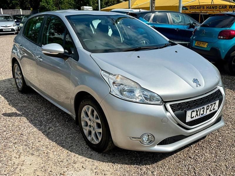 Używany Peugeot 208 Access 82 KM (60 kW) 2013 Srebrny Hatchback