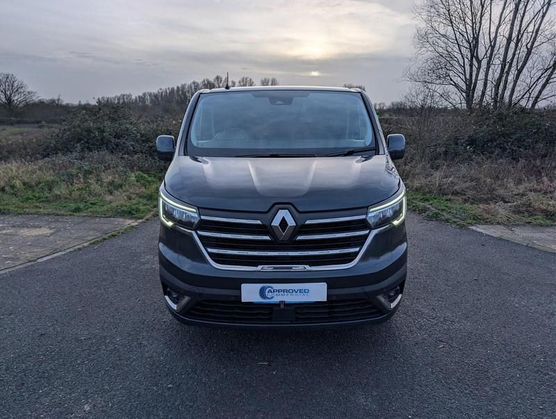 Used Renault Trafic 150 HP (110 kW) 2021 Grey MPV