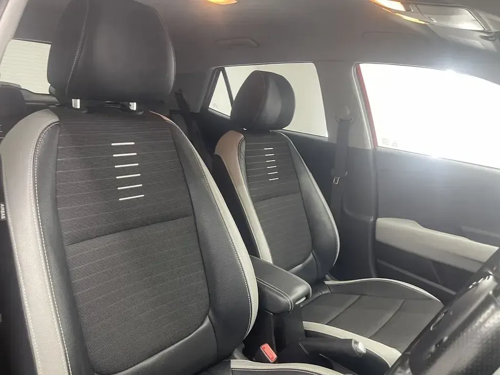Used Kia Stonic 118 HP (86 kW) 2020 Red SUV
