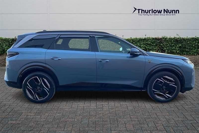 Used Peugeot e-5008 GT 154 kW (210 HP) 2024 Ingaro blue SUV