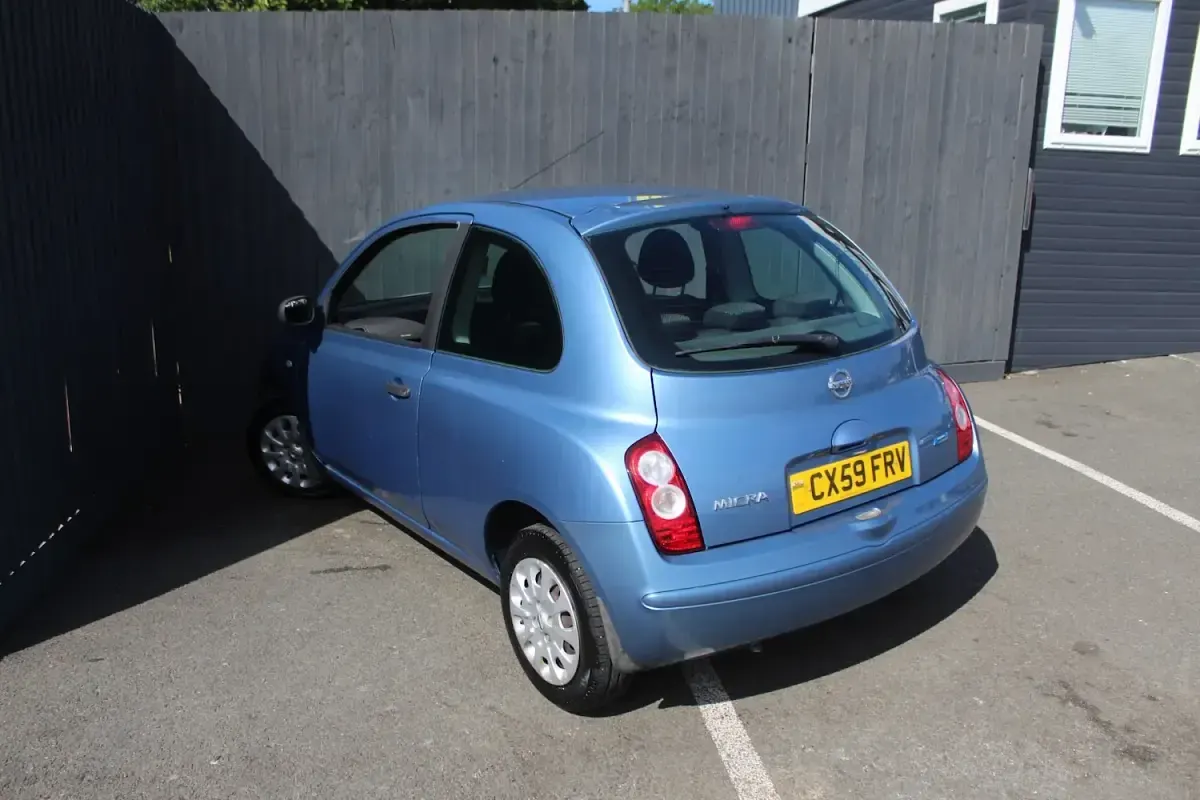 Used Nissan Micra Visia 65 HP (47 kW) 2009 Blue Hatchback