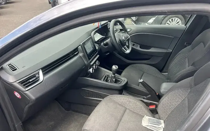 Used Renault Clio Evolution 90 HP (66 kW) 2023 Metallic  shadow grey  Hatchback