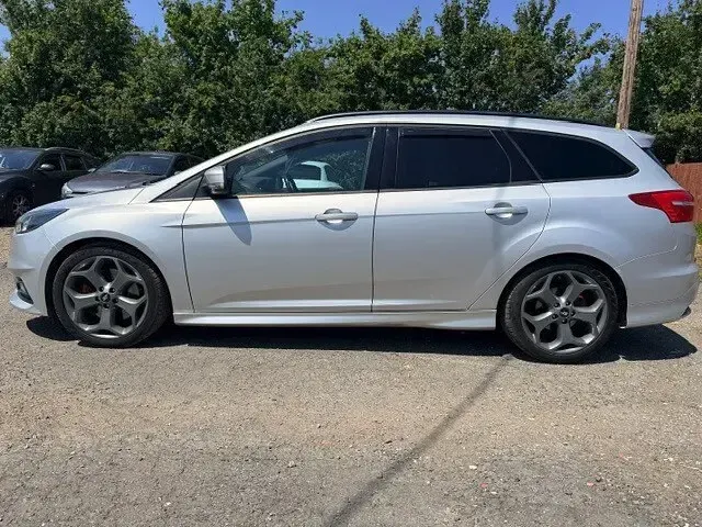 Used Ford Focus ST 185 HP (136 kW) 2017 Silver Estate