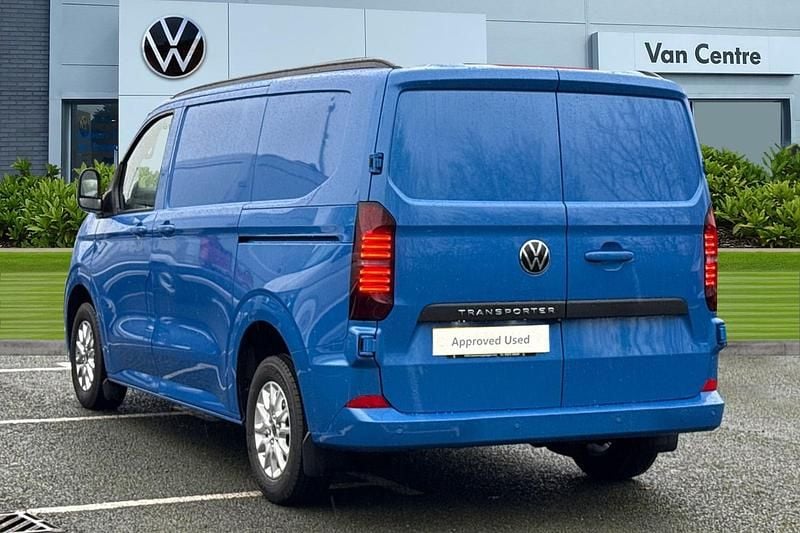 New VW Transporter Pro 148 HP (108 kW) 2025 Blue Van