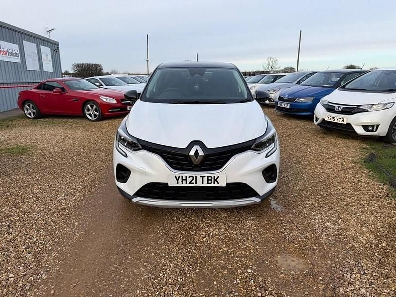 Used Renault Captur Iconic 140 HP (102 kW) 2021 White SUV