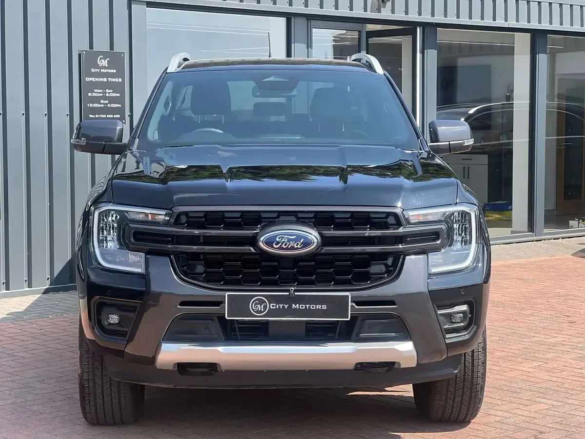 Used Ford Ranger Wildtrack 240 HP (176 kW) 2025 Black Pickup
