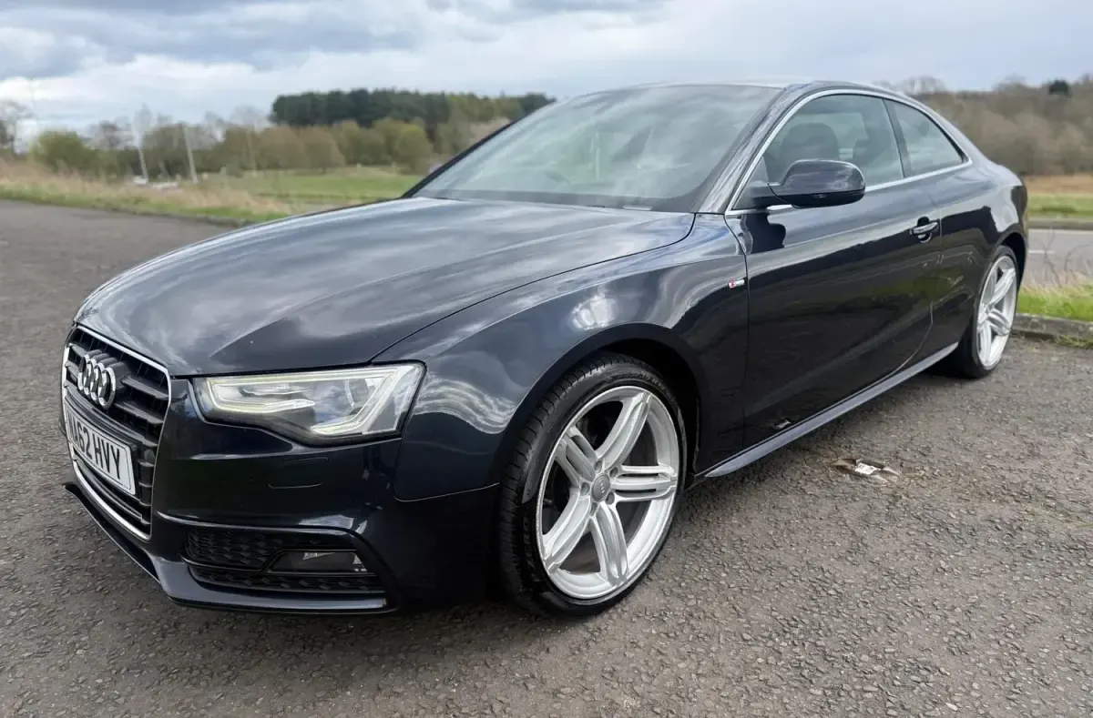 Begagnad Audi A5 S-Line 2012 Blå Sportkupé