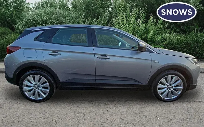 Usado Vauxhall Grandland X Elite 131 HP (96 kW) 2020 Cinzento SUV
