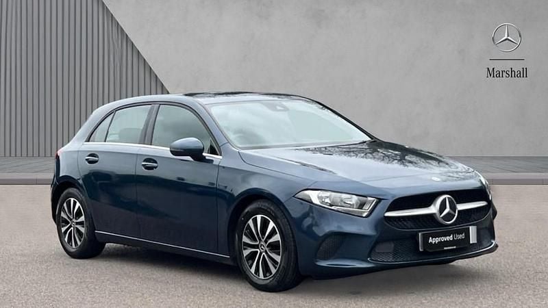 Used Mercedes A180 SE 136 HP (100 kW) 2021 Blue