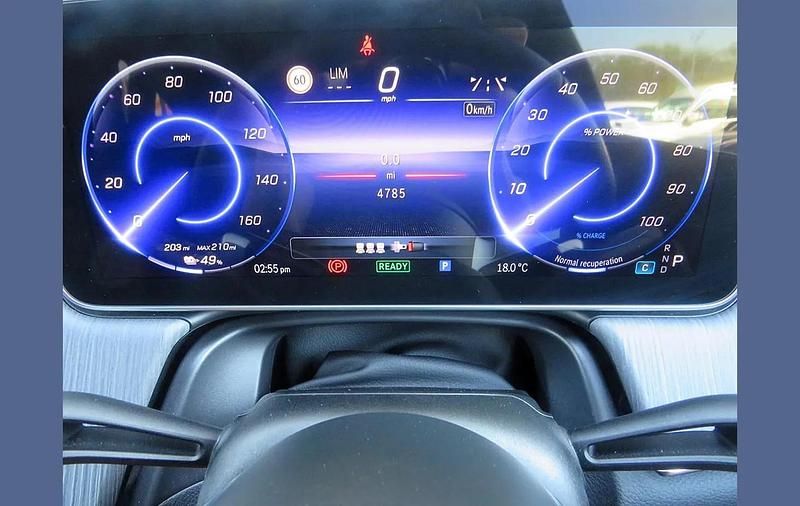 Usado Mercedes EQE350 AMG line 214 kW (292 HP) 2025 Prateado Sedan