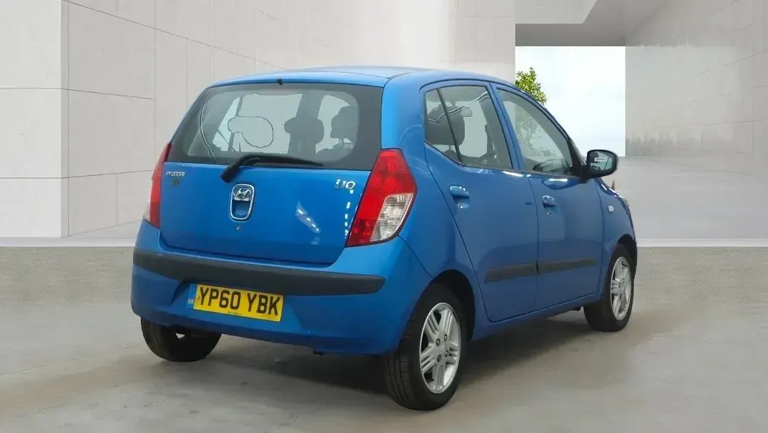 Used Hyundai i10 Comfort 77 HP (56 kW) 2011 Blue Hatchback